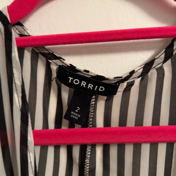 Torrid Black and White Striped Kimono - Picture 3 of 4